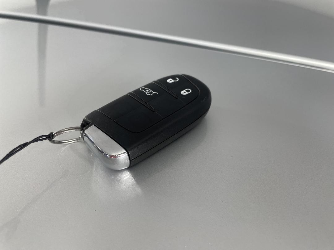 Photo '22' of Jeep Renegade