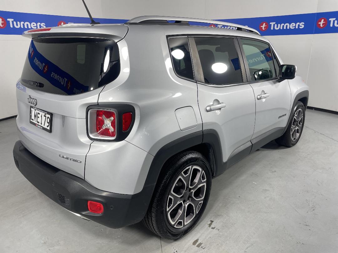 Photo '7' of Jeep Renegade
