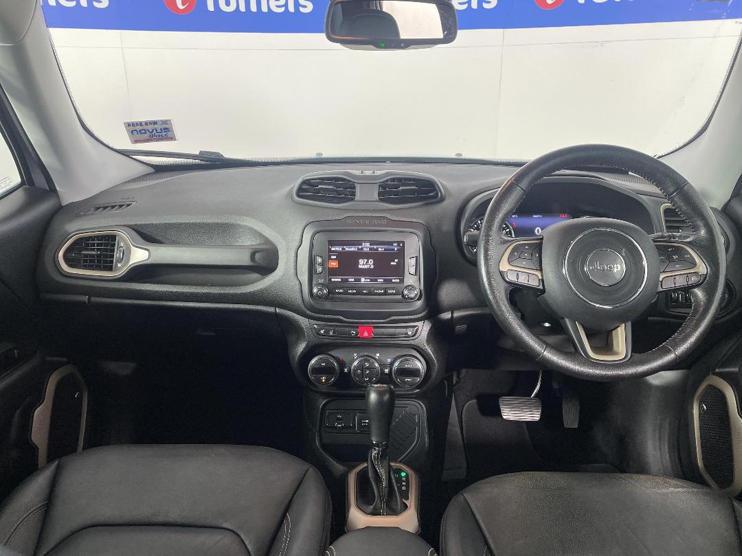 Photo '17' of Jeep Renegade