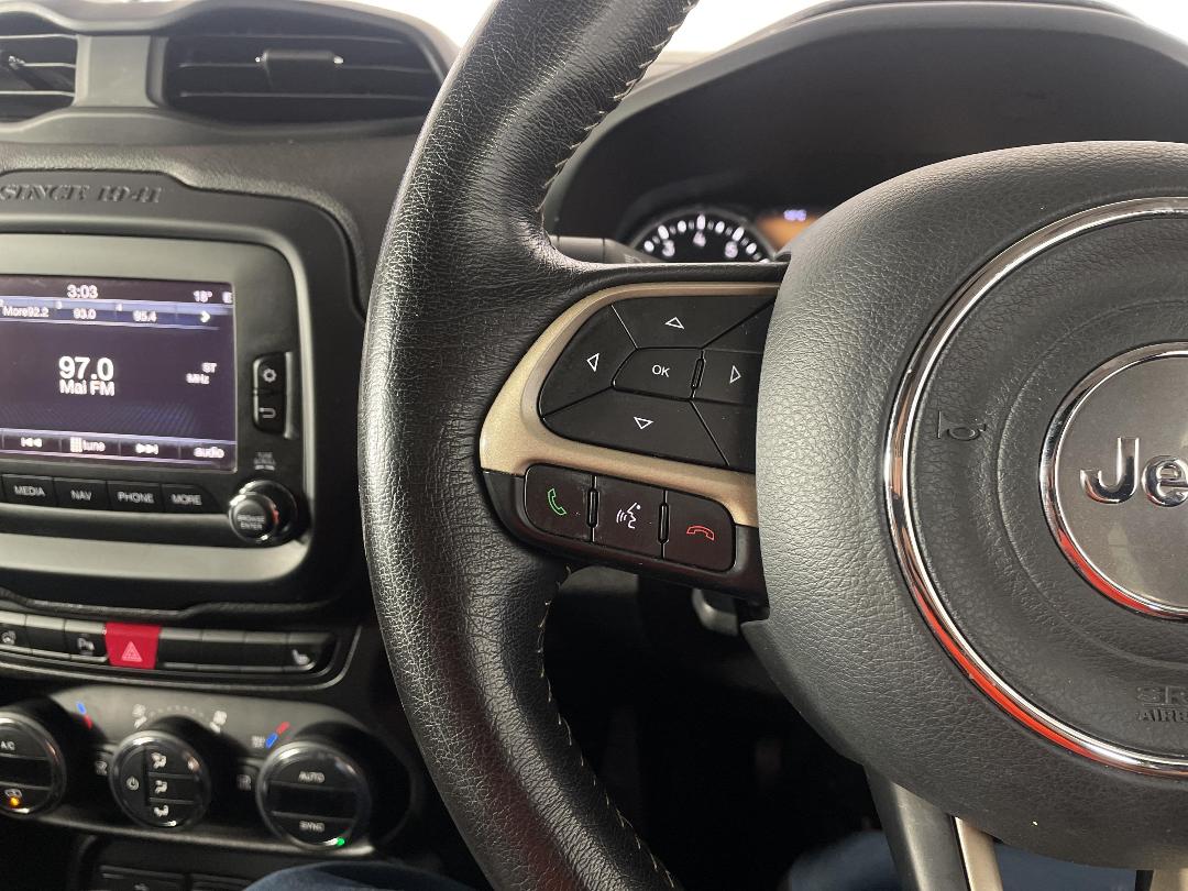 Photo '29' of Jeep Renegade