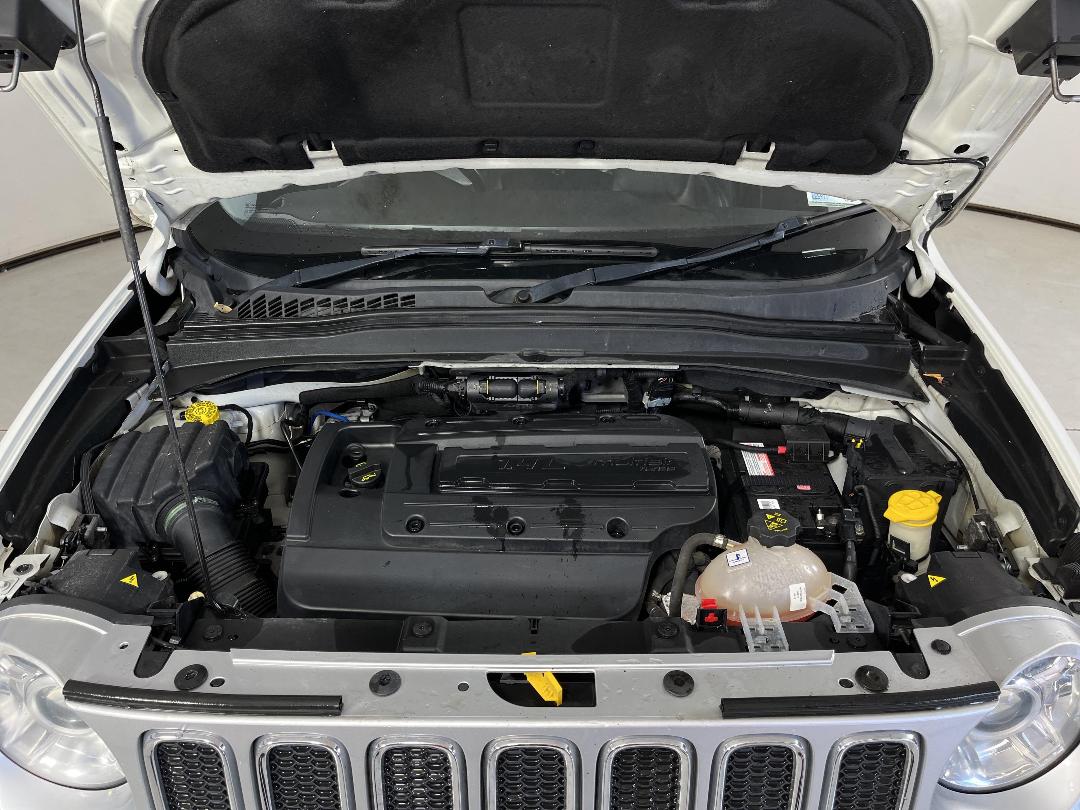 Photo '13' of Jeep Renegade