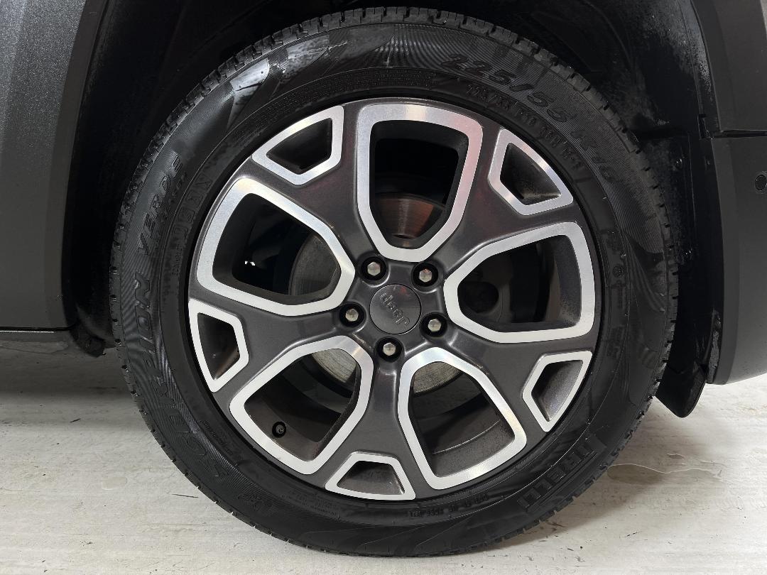 Photo '9' of Jeep Renegade