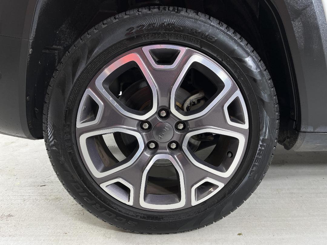 Photo '12' of Jeep Renegade