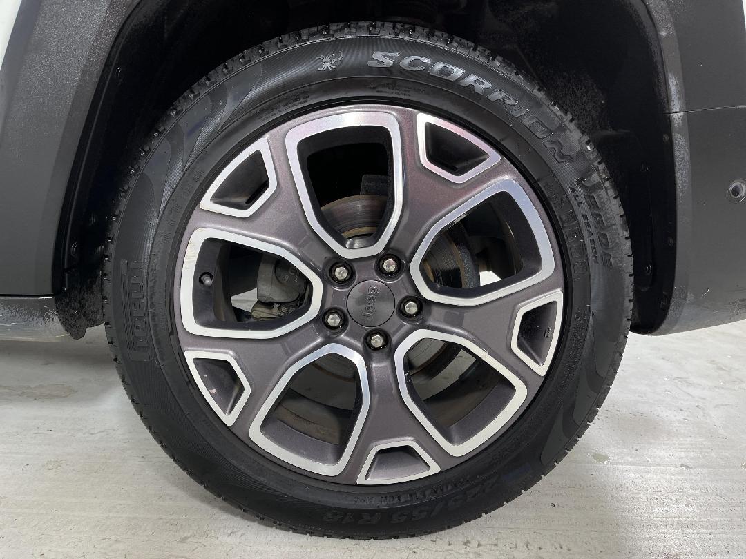 Photo '11' of Jeep Renegade