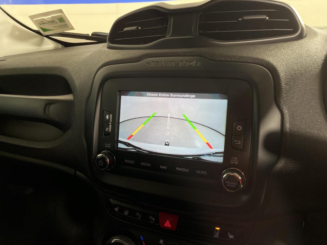 Photo '28' of Jeep Renegade