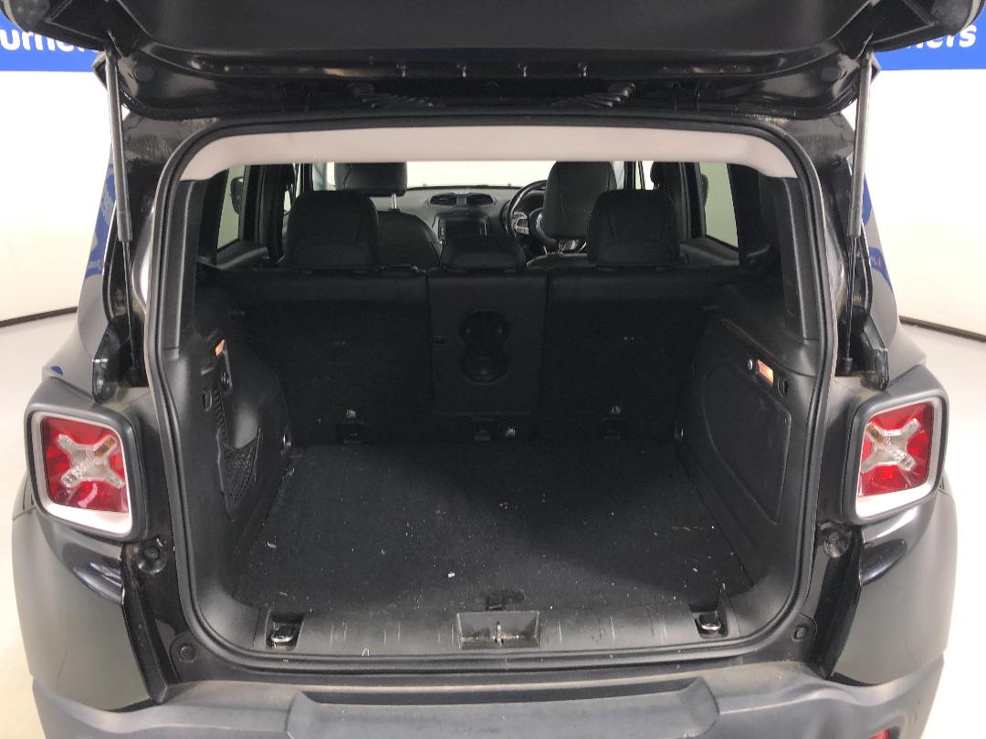 Photo '7' of Jeep Renegade Limited