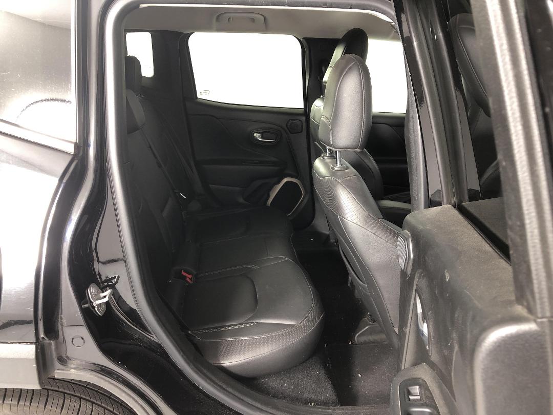 Photo '8' of Jeep Renegade Limited