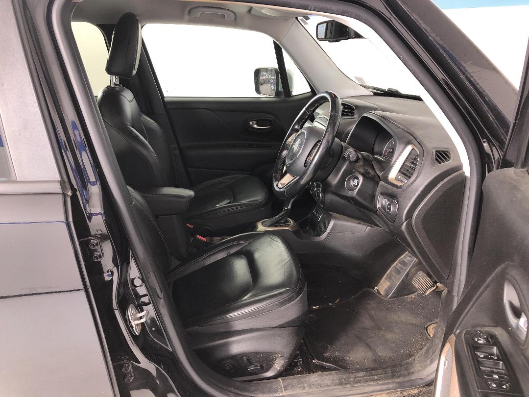 Photo '10' of Jeep Renegade Limited