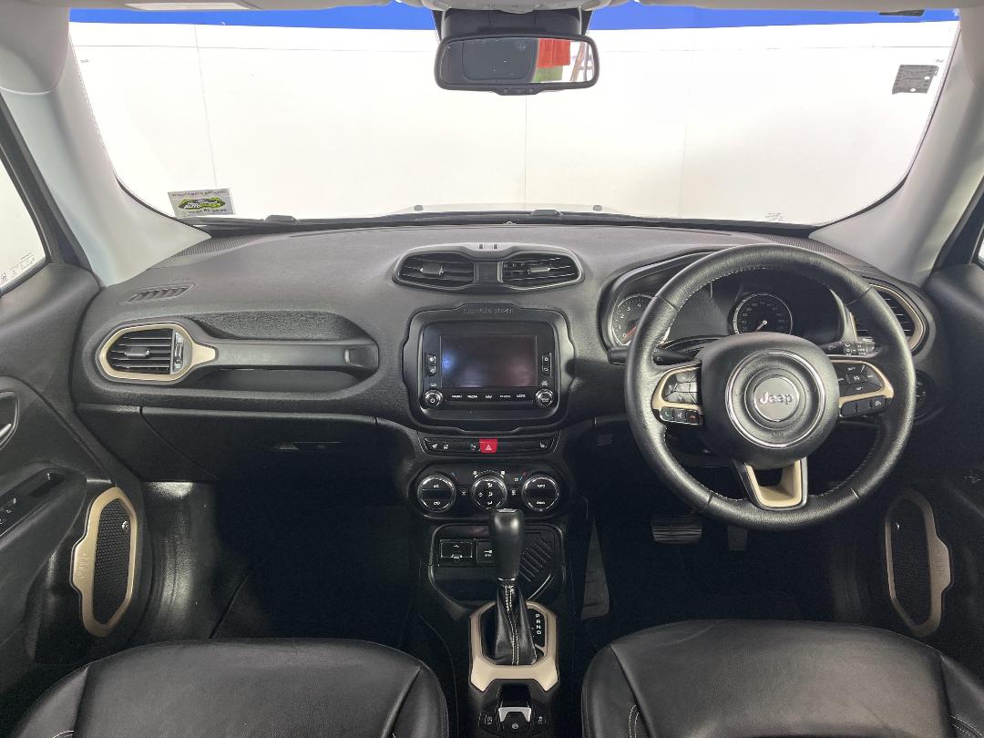 Photo '17' of Jeep Renegade Photo '17' of Jeep Renegade