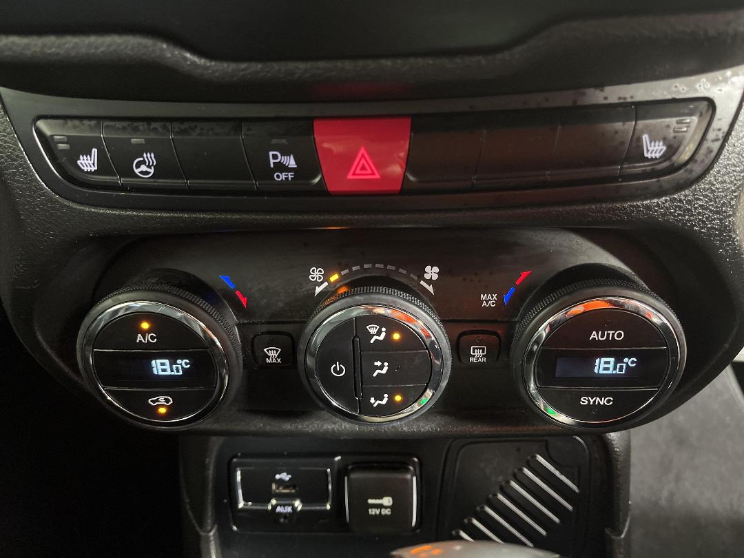 Photo '24' of Jeep Renegade Photo '24' of Jeep Renegade