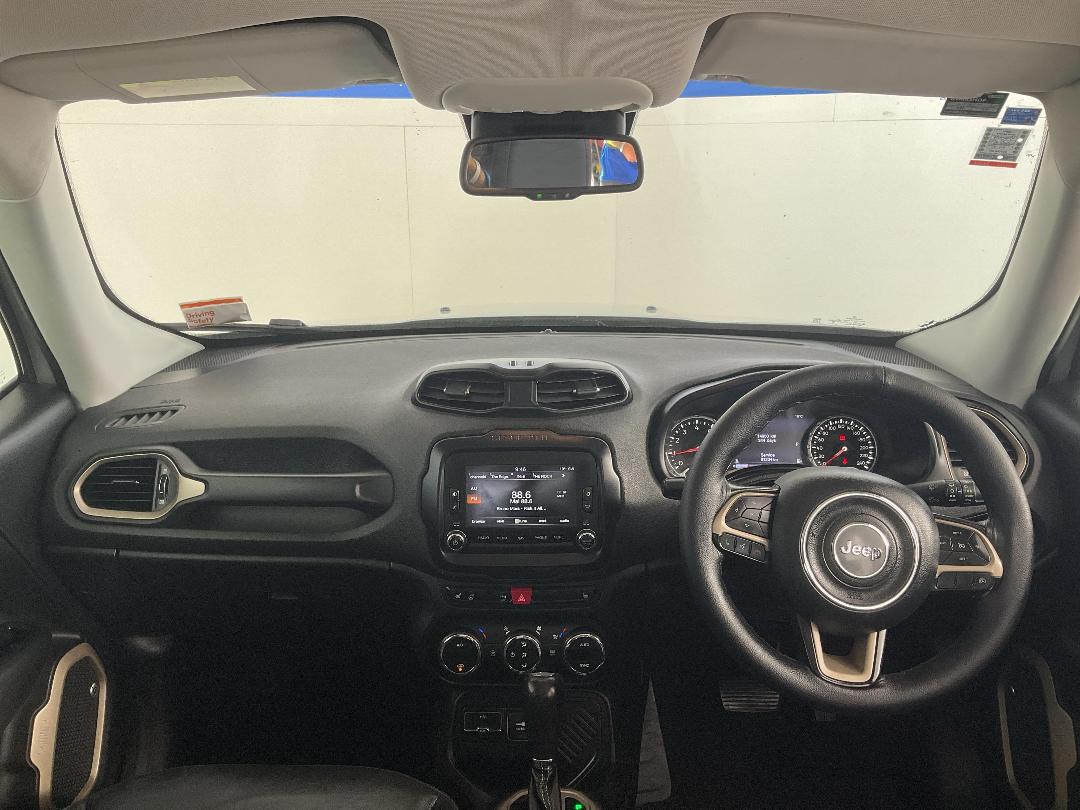 Photo '17' of Jeep Renegade Photo '17' of Jeep Renegade