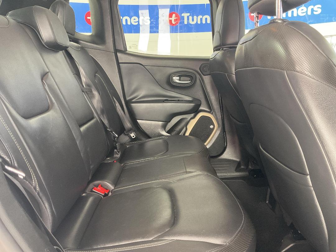 Photo '20' of Jeep Renegade Photo '20' of Jeep Renegade