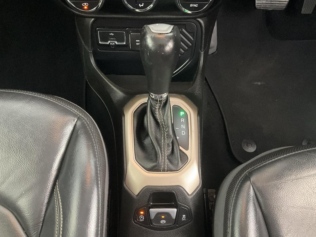 Photo '18' of Jeep Renegade Photo '18' of Jeep Renegade