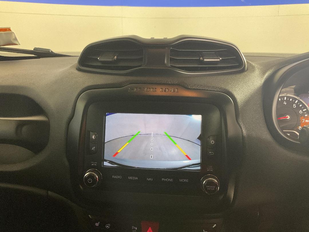 Photo '34' of Jeep Renegade Photo '34' of Jeep Renegade