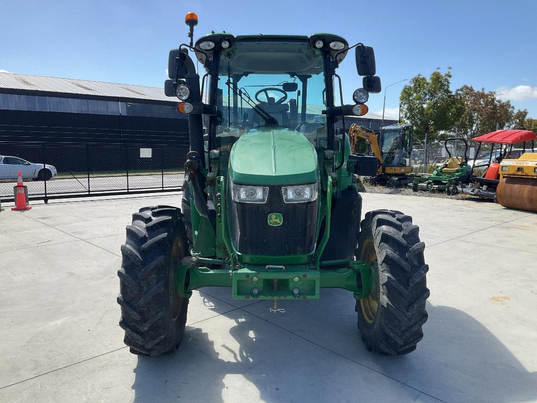 Photo '7' of John Deere 5090R Tractor