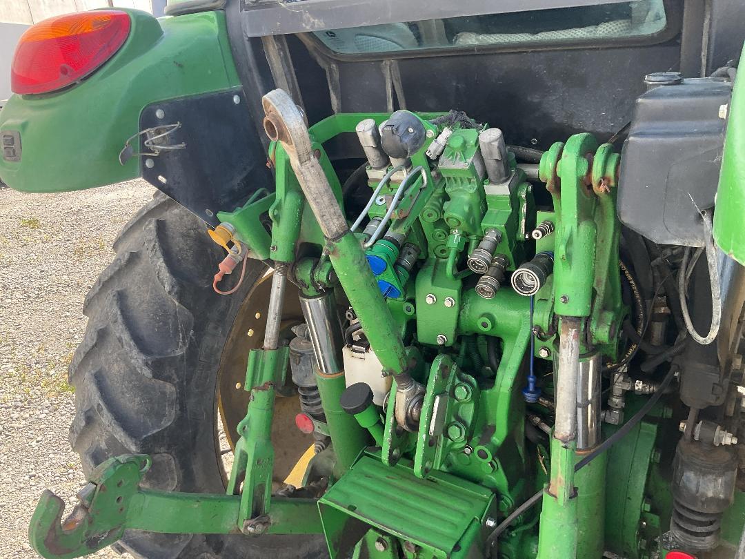 Photo '16' of John Deere 5100R Tractor