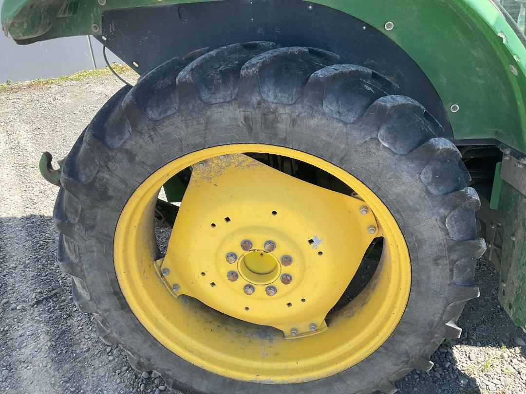 Photo '15' of John Deere 5100R Tractor