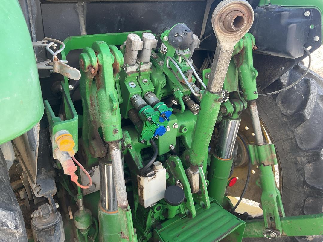 Photo '17' of John Deere 5100R Tractor