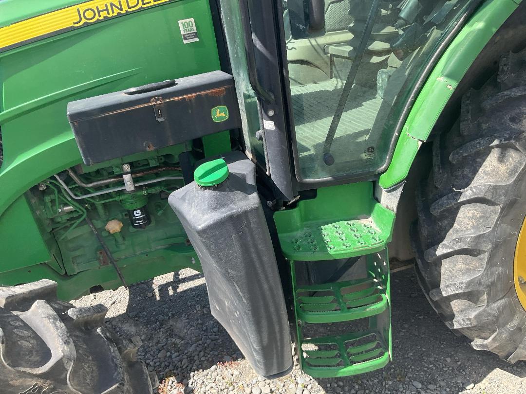 Photo '20' of John Deere 5100R Tractor