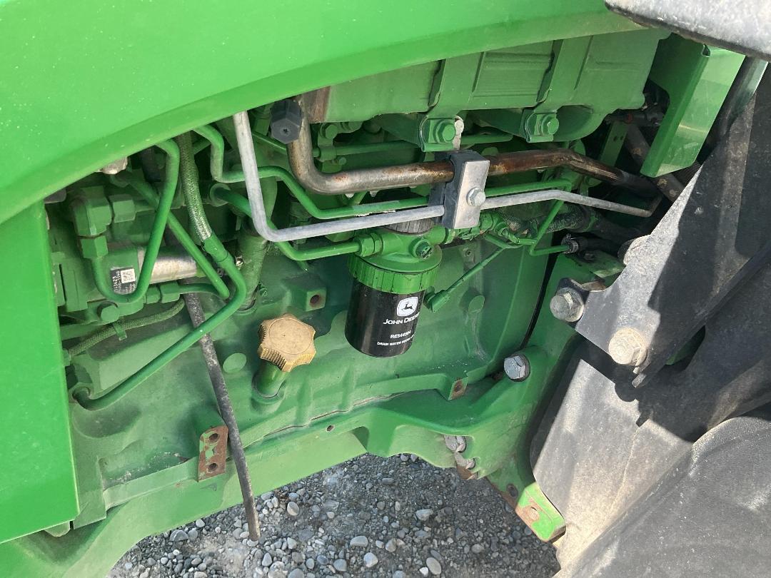 Photo '21' of John Deere 5100R Tractor