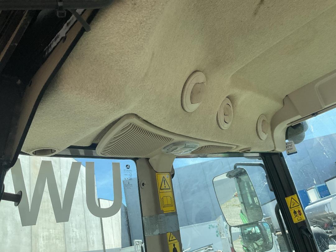 Photo '26' of John Deere 5100R Tractor