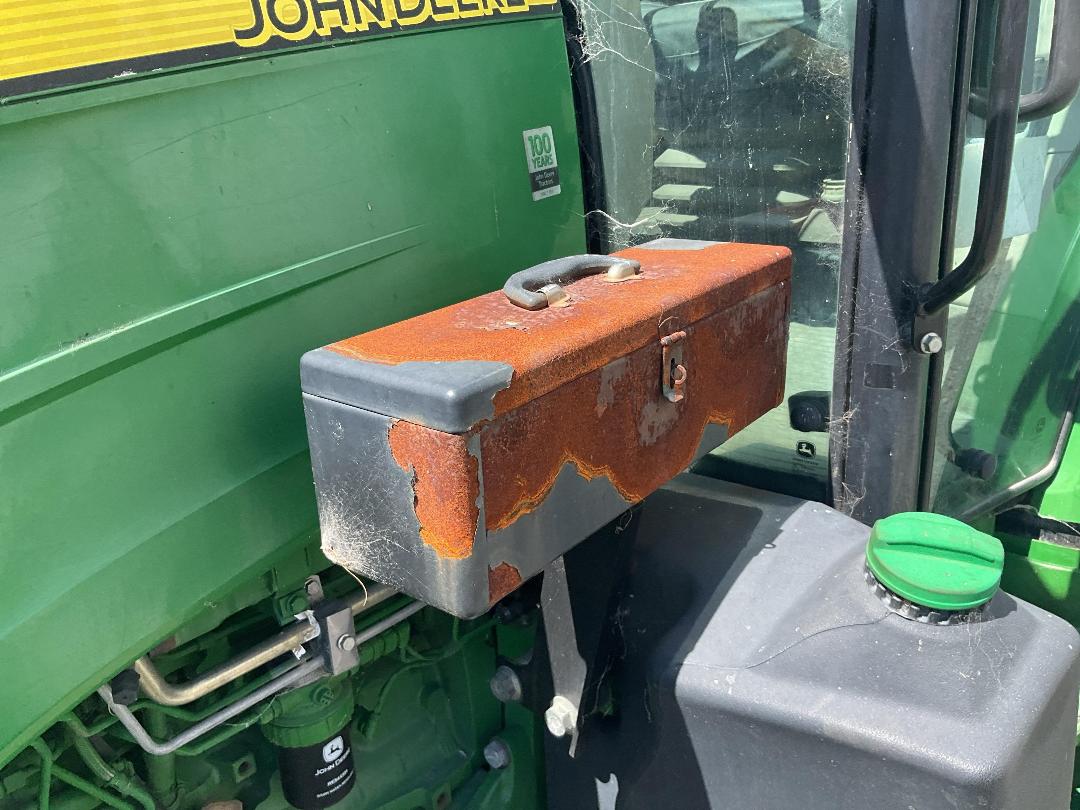 Photo '17' of John Deere 5100R Tractor