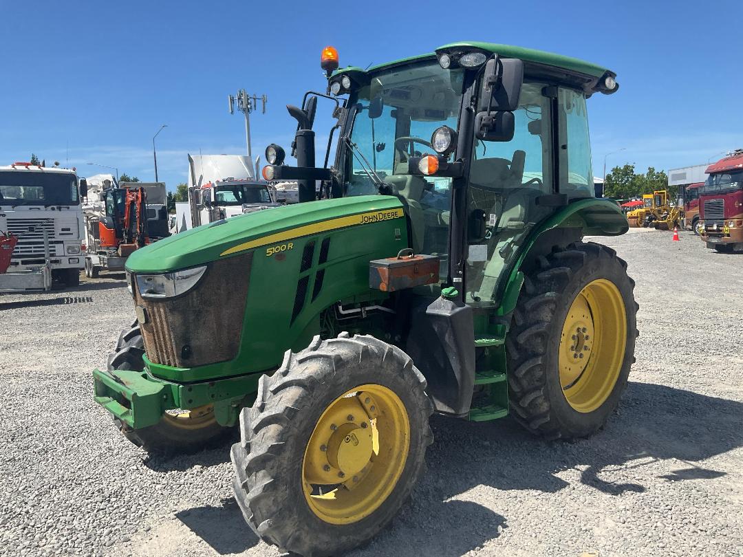 Photo '9' of John Deere 5100R Tractor