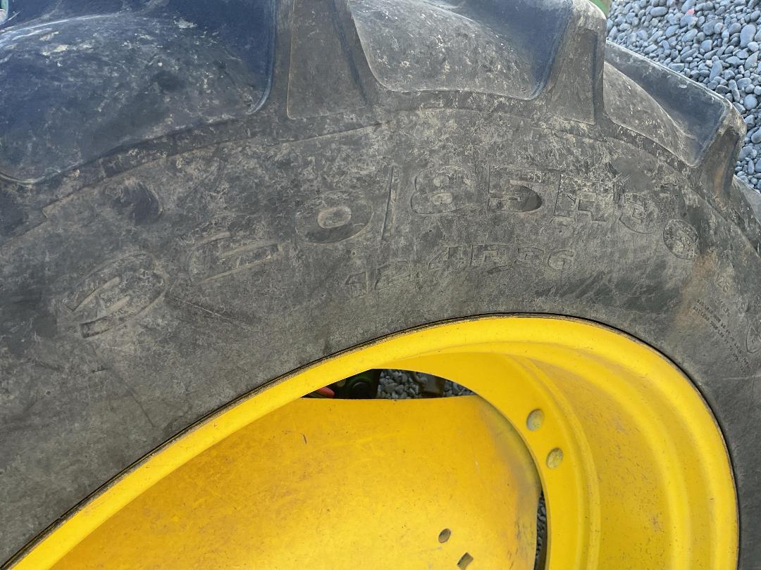 Photo '17' of John Deere 5100R Tractor