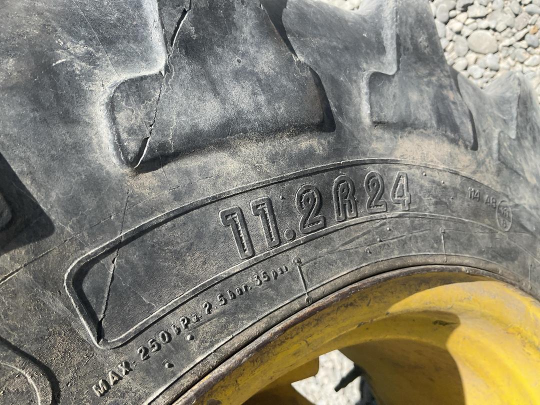 Photo '18' of John Deere 5100R Tractor