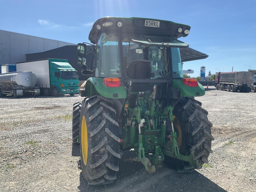 Photo '6' of JOHN DEERE 5100R Tractor