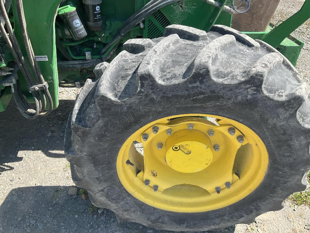 Photo '13' of JOHN DEERE 5100R Tractor