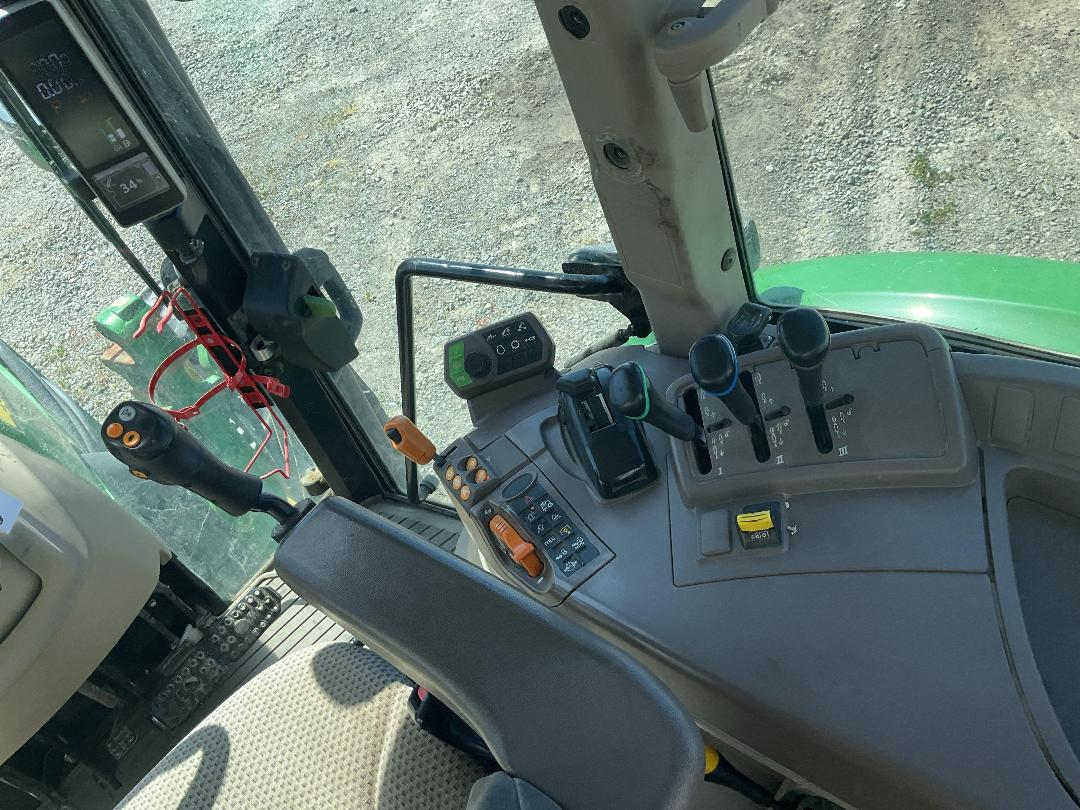 Photo '26' of JOHN DEERE 5100R Tractor