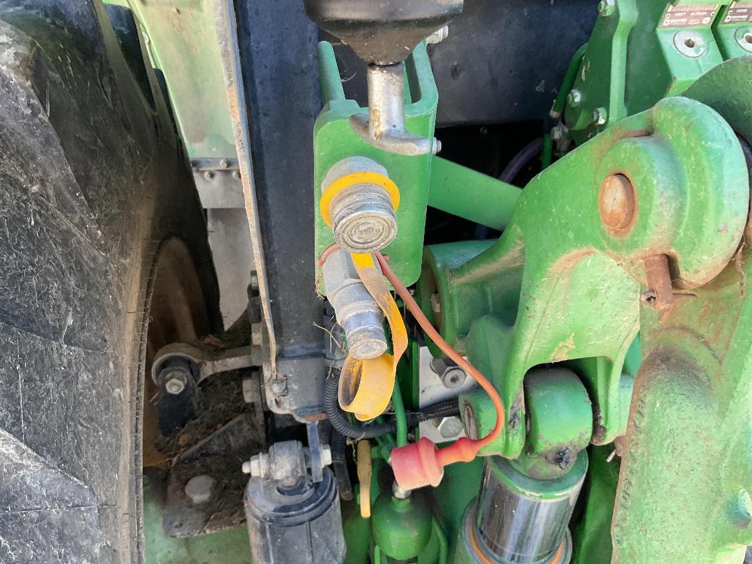 Photo '7' of JOHN DEERE 5100R Tractor