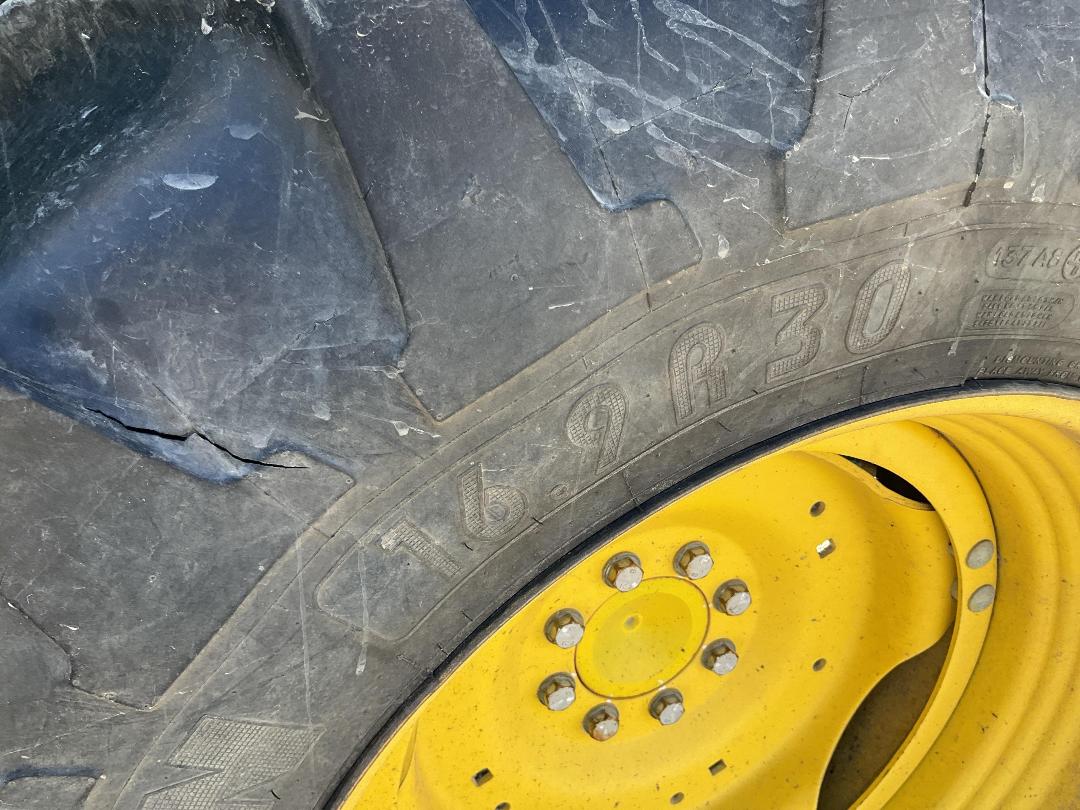 Photo '13' of JOHN DEERE 5100R Tractor