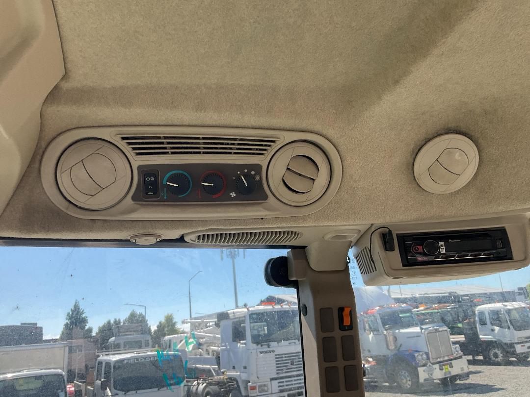 Photo '21' of JOHN DEERE 5100R Tractor