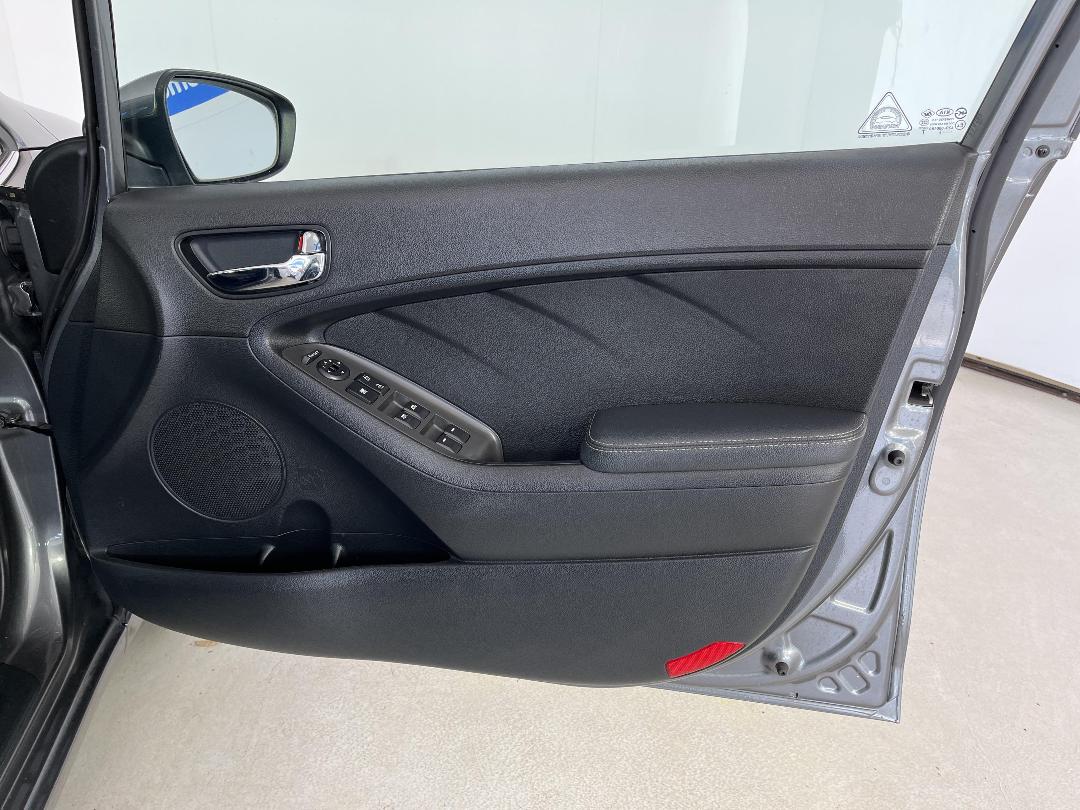 Photo '15' of KIA Cerato