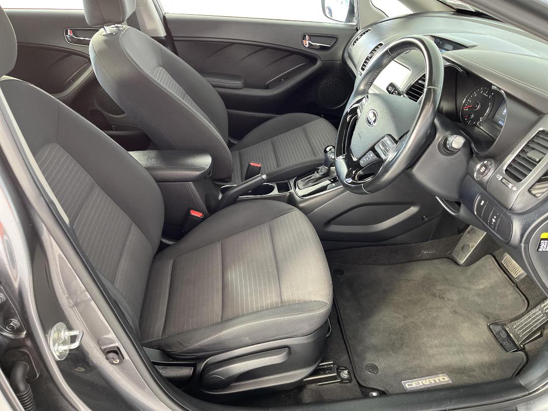 Photo '16' of KIA Cerato