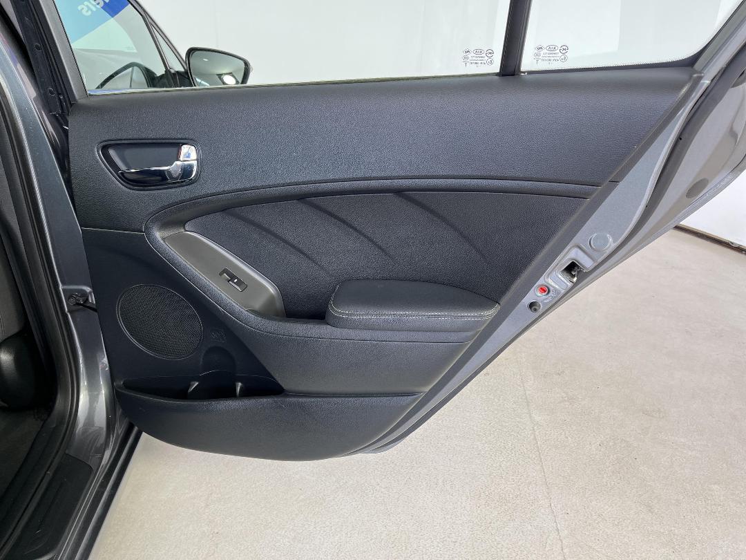 Photo '19' of KIA Cerato