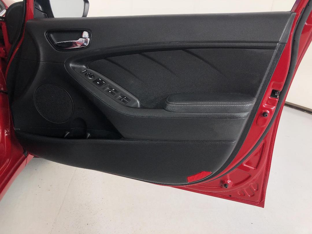 Photo '15' of KIA Cerato Photo '15' of KIA Cerato