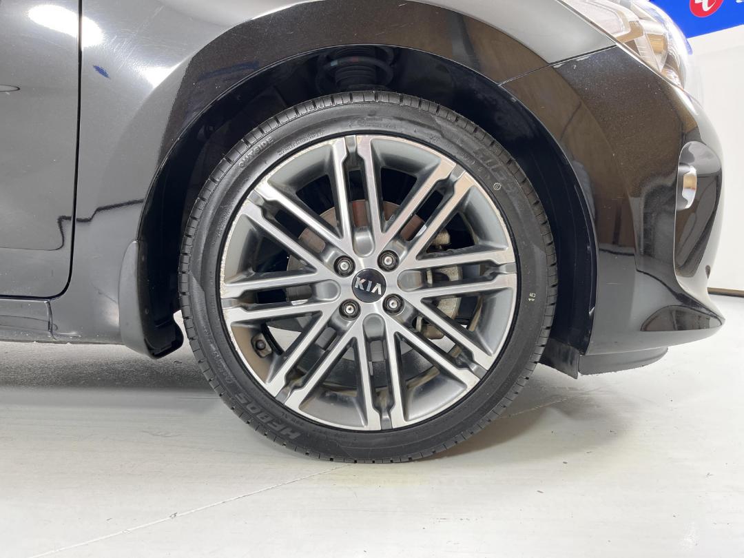 Photo '9' of KIA RIO Photo '9' of KIA RIO