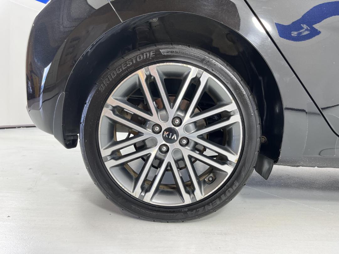 Photo '12' of KIA RIO Photo '12' of KIA RIO