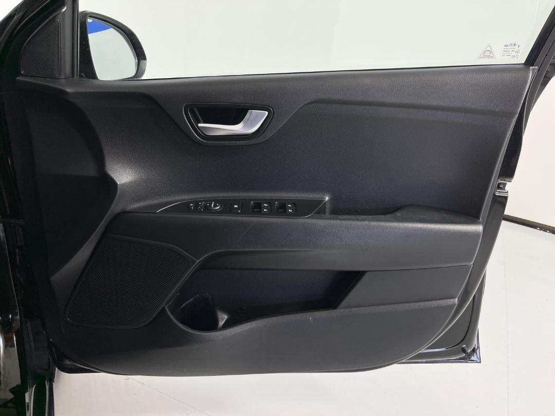 Photo '15' of KIA RIO Photo '15' of KIA RIO