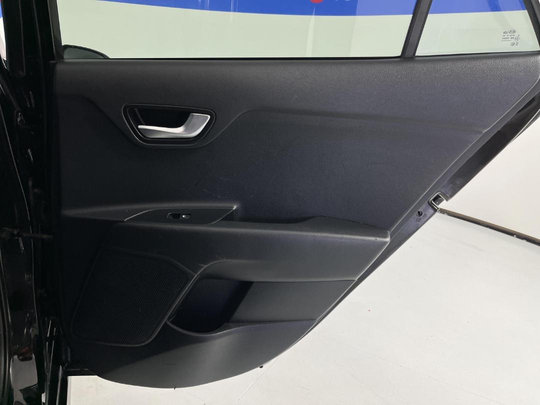 Photo '19' of KIA RIO Photo '19' of KIA RIO