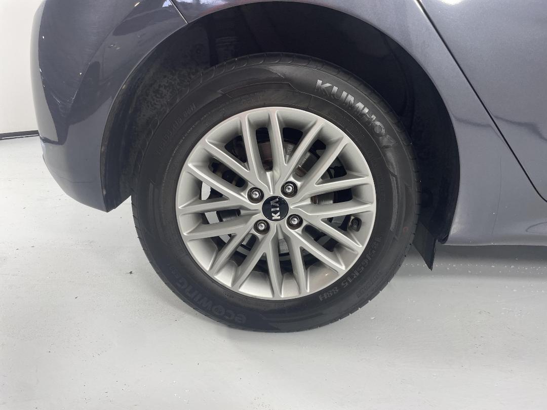 Photo '12' of KIA RIO Photo '12' of KIA RIO