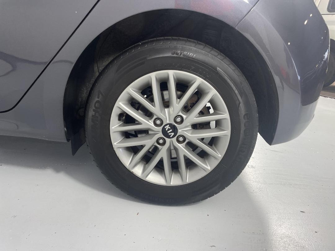 Photo '11' of KIA RIO Photo '11' of KIA RIO