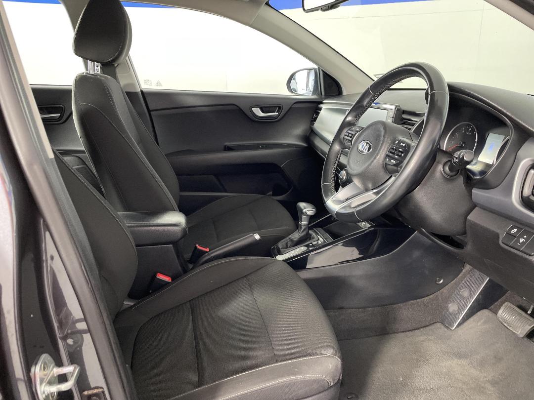 Photo '16' of KIA RIO Photo '16' of KIA RIO