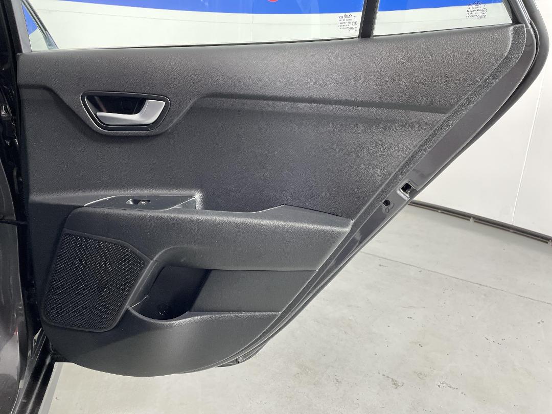 Photo '19' of KIA RIO Photo '19' of KIA RIO