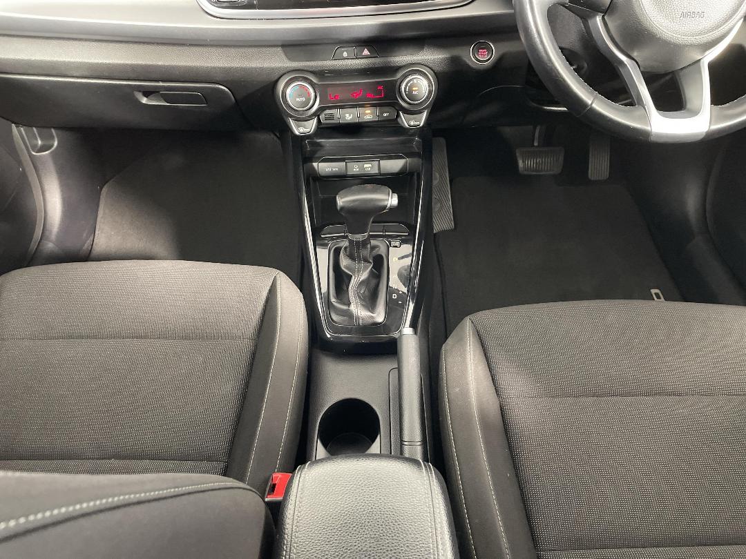 Photo '18' of KIA RIO Photo '18' of KIA RIO