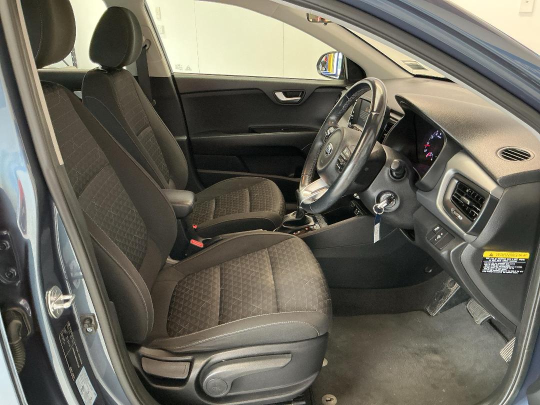 Photo '16' of KIA RIO