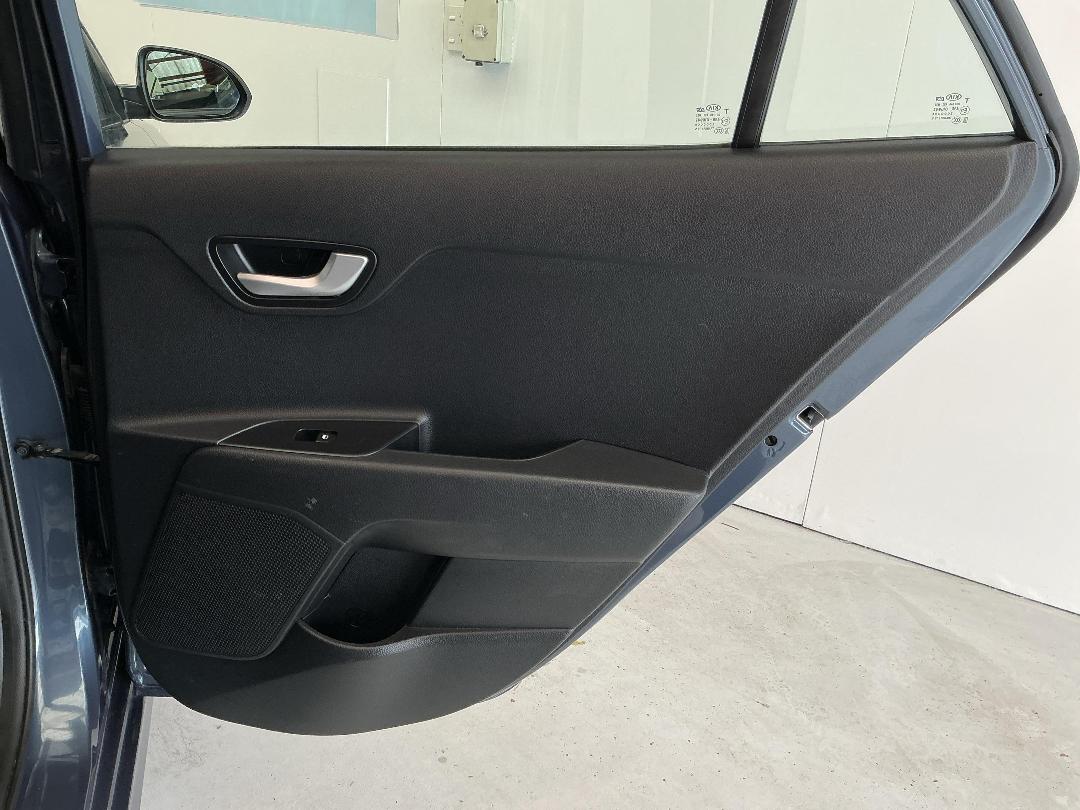 Photo '19' of KIA RIO